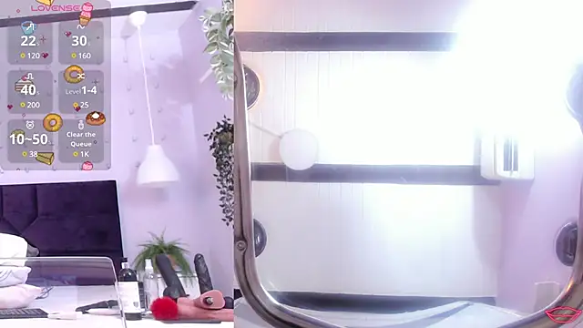 Snapshot of BrianaHazel chatting on 02.12.25 BrianaHazel online show from 02.12.25