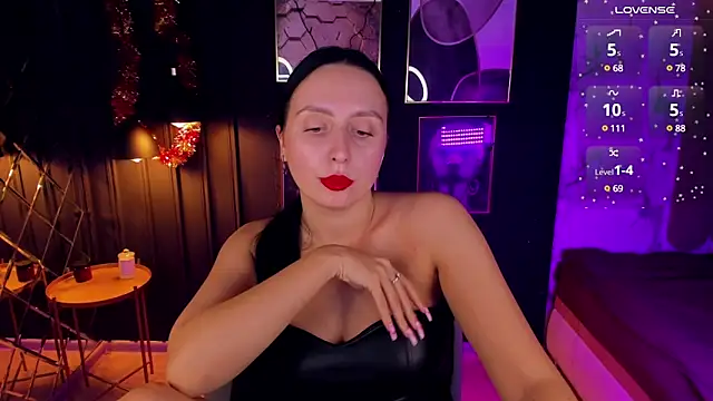 Snapshot of Christy_Calypso chatting on 12.30.24 Christy Calypso online show from 12.30.24