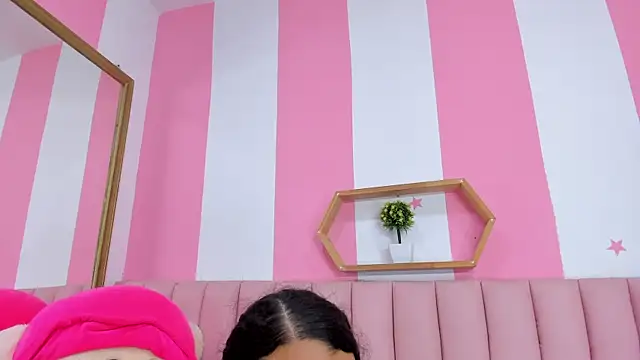 ISABELLA 020 online show from 04.20.26