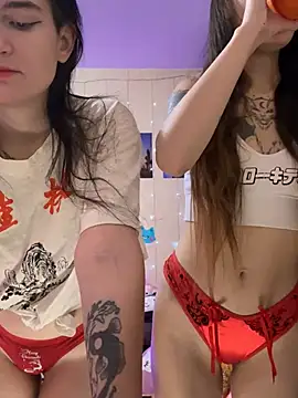 Snapshot of Heart_Ass chatting on 12.15.24 Heart Ass online show from 12.15.24