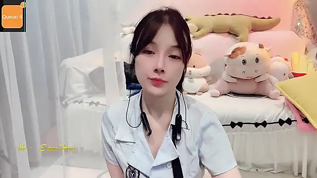 AKiKi711 online show from 09.18.25