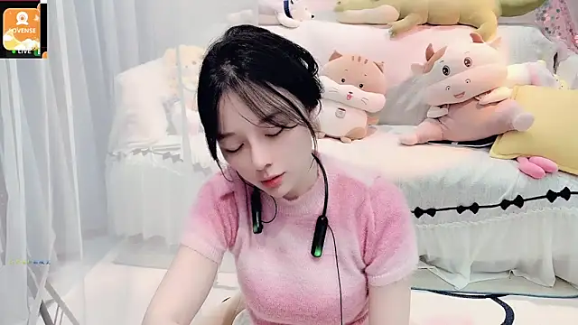 AKiKi711 online show from 10.07.25