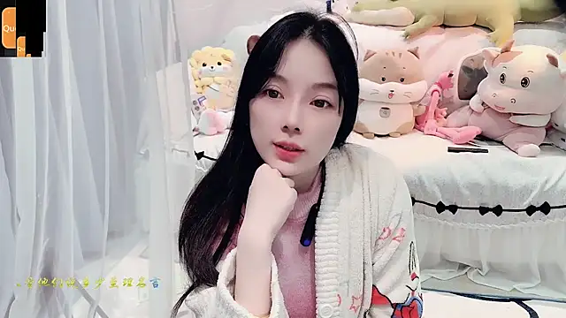 AKiKi711 online show from 10.09.25