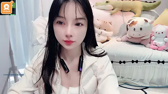 AKiKi711 online show from 10.30.25