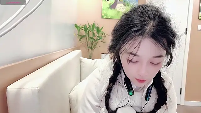 Snapshot of AKiKi711 chatting on 02.14.26 AKiKi711 online show from 02.14.26