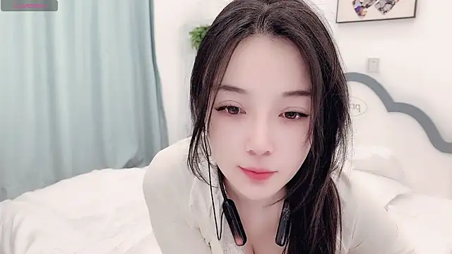 Snapshot of AKiKi711 chatting on 04.09.26 AKiKi711 online show from 04.09.26