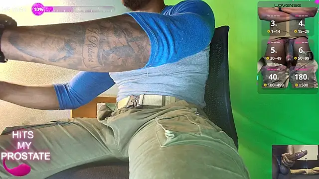 Snapshot of hot_black3 chatting on 10.01.25 hot black3 online show from 10.01.25