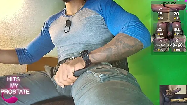 Snapshot of hot_black3 chatting on 10.12.25 hot black3 online show from 10.12.25