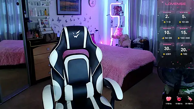 Sidney blush online show from 09.15.25