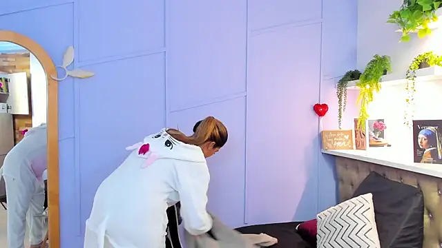 Georgina-coule online show from 03.05.25