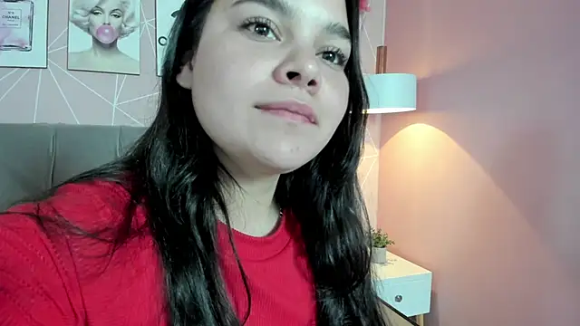 Snapshot of zara__sweet chatting on 01.22.25 zara sweet online show from 01.22.25