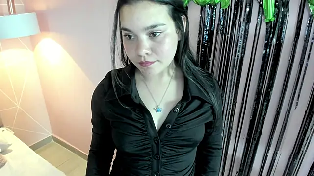 Snapshot of zara__sweet chatting on 01.28.25 zara sweet online show from 01.28.25