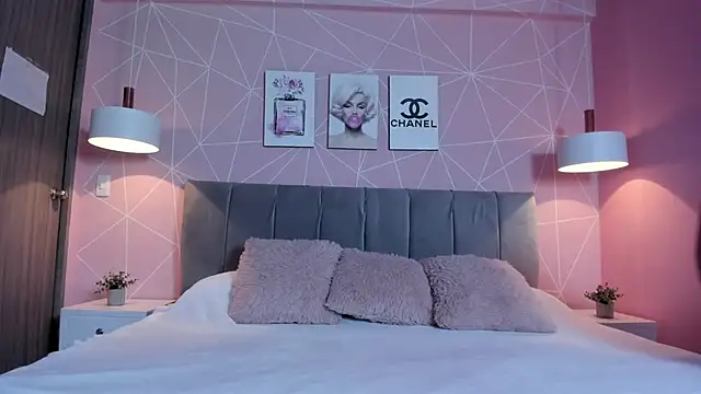 Snapshot of zara__sweet chatting on 02.05.25 zara sweet online show from 02.05.25