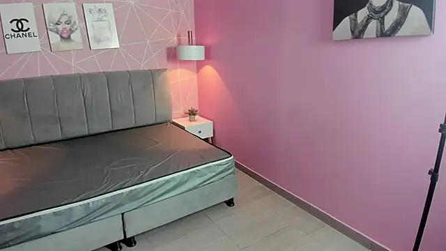 Snapshot of zara__sweet chatting on 03.01.25 zara sweet online show from 03.01.25