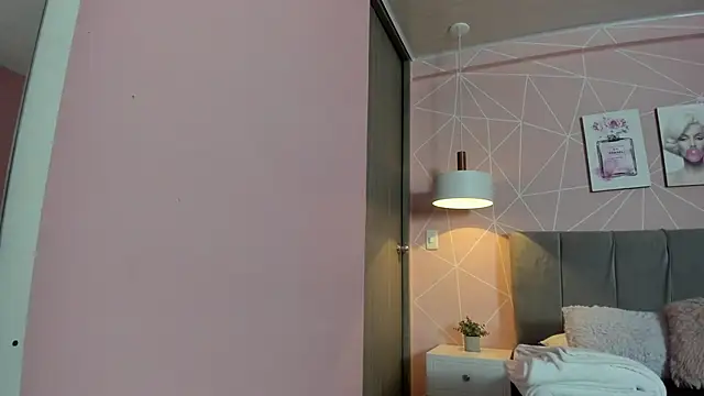 Snapshot of zara__sweet chatting on 09.12.25 zara sweet online show from 09.12.25