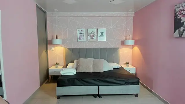 Snapshot of zara__sweet chatting on 10.06.25 zara sweet online show from 10.06.25