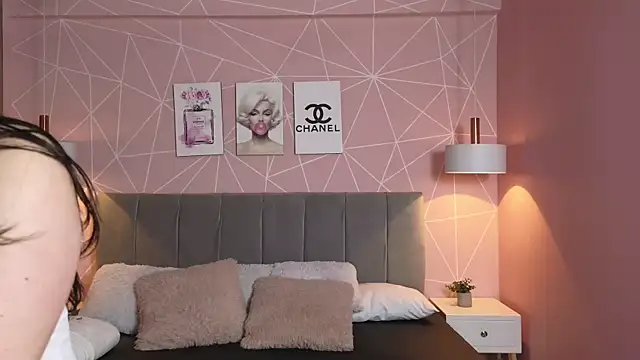 Snapshot of zara__sweet chatting on 10.08.25 zara sweet online show from 10.08.25