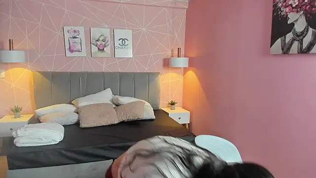 Snapshot of zara__sweet chatting on 11.01.25 zara sweet online show from 11.01.25