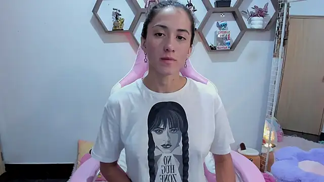 Snapshot of SharonSander chatting on 01.11.25 SharonSander online show from 01.11.25