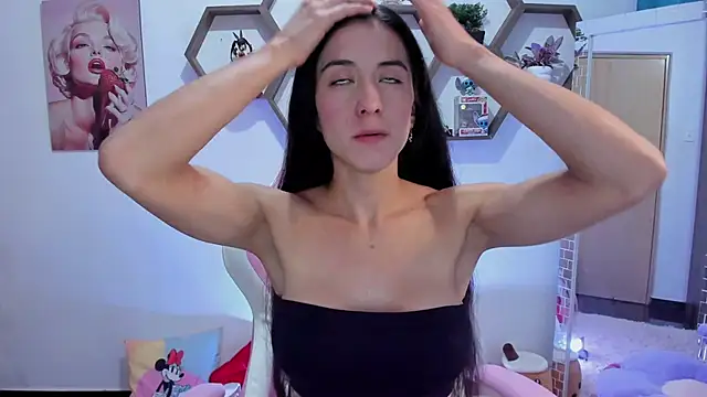 Snapshot of SharonSander chatting on 02.13.25 SharonSander online show from 02.13.25