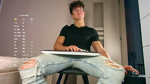 ChristianLevine  online show from 12.04.25