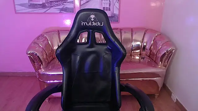 Snapshot of carlie_mayer_v chatting on 09.30.25 carlie mayer v online show from 09.30.25