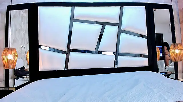 LiaObrien online show from 02.19.26