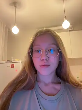 Snapshot of Eva_Weyne chatting on 01.05.25 Eva Weyne online show from 01.05.25