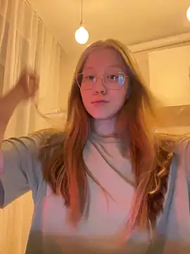 Snapshot of Eva_Weyne chatting on 01.07.25 Eva Weyne online show from 01.07.25