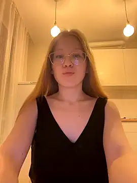 Snapshot of Eva_Weyne chatting on 09.15.25 Eva Weyne online show from 09.15.25