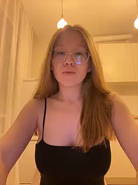 Snapshot of Eva_Weyne chatting on 09.24.25 Eva Weyne online show from 09.24.25