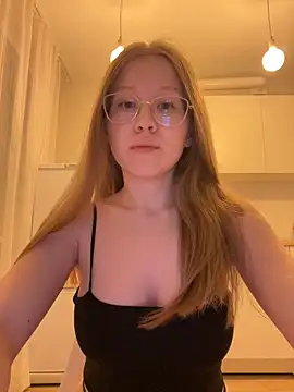 Snapshot of Eva_Weyne chatting on 10.07.25 Eva Weyne online show from 10.07.25