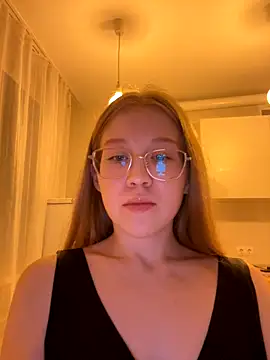 Snapshot of Eva_Weyne chatting on 11.15.25 Eva Weyne online show from 11.15.25