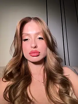 Snapshot of Sweet__Milly chatting on 02.17.26 Sweet Milly online show from 02.17.26