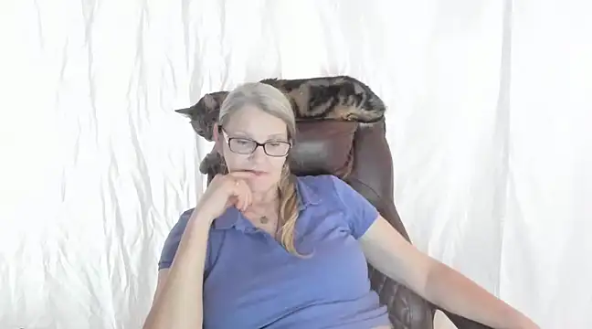 irinamaux online show from 02.25.25