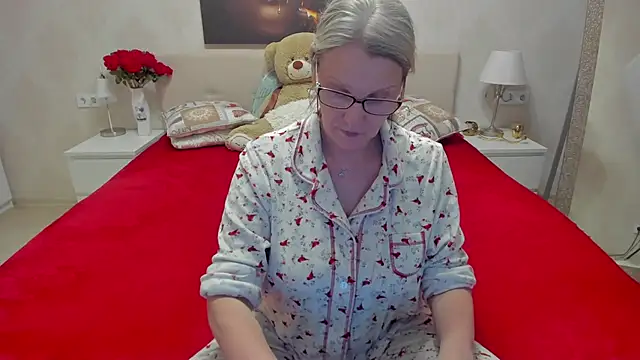 irinamaux online show from 03.13.25