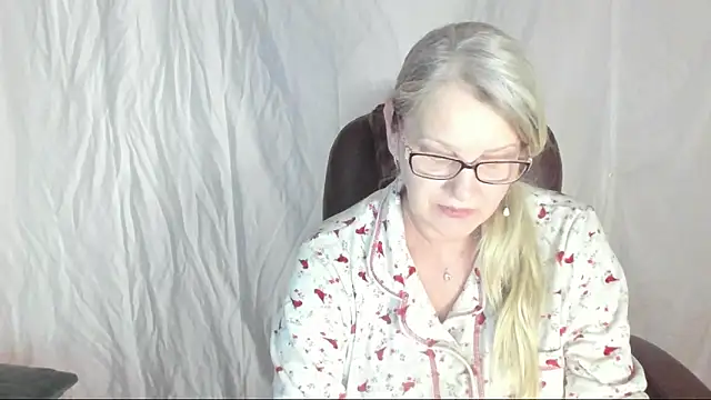 irinamaux online show from 03.20.25