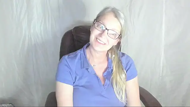 irinamaux online show from 03.20.25