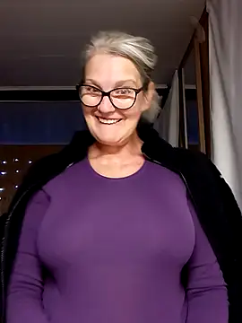 irinamaux online show from 09.13.25