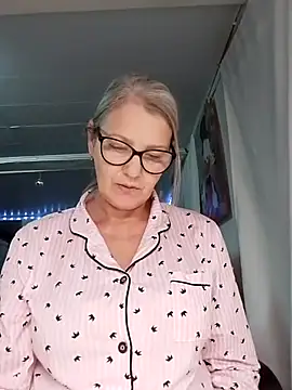 irinamaux online show from 11.22.25