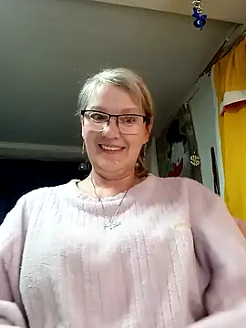 Snapshot of irinamaux chatting on 04.30.26 irinamaux online show from 04.30.26