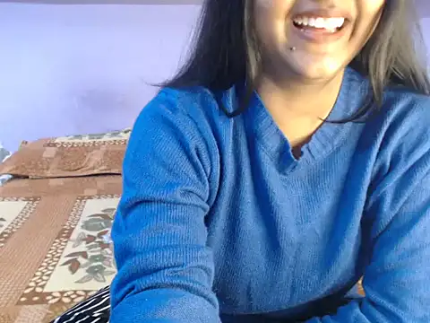 Snapshot of Freya_nia chatting on 12.24.24 Freya nia online show from 12.24.24