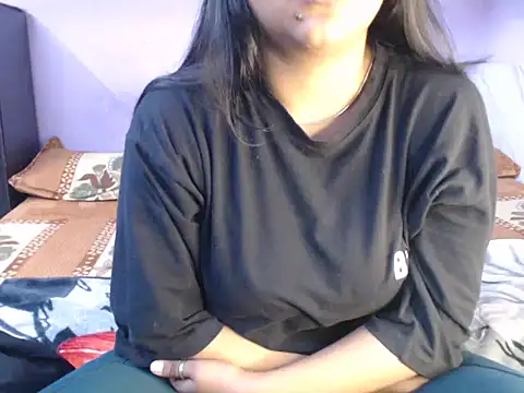 Snapshot of Freya_nia chatting on 12.27.24 Freya nia online show from 12.27.24