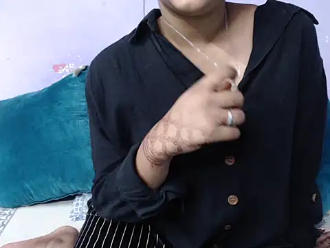 Snapshot of Freya_nia chatting on 10.27.25 Freya nia online show from 10.27.25