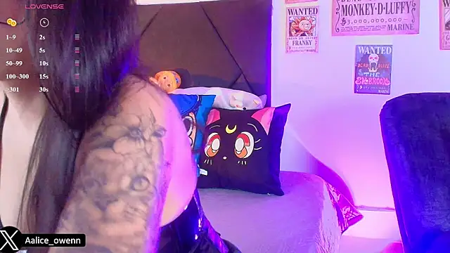 Snapshot of Aliceowenn chatting on 02.24.26 Aliceowenn online show from 02.24.26