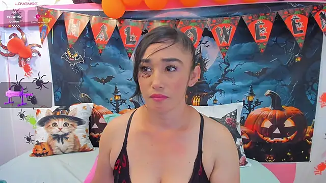 charlotte-11 online show from 10.14.25