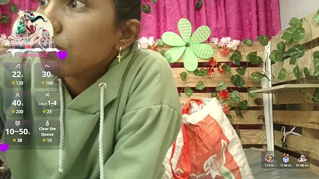 Snapshot of Elsa_Parisi chatting on 12.29.24 Elsa Parisi online show from 12.29.24