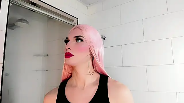 Snapshot of Victoria_Kastelo chatting on 10.28.25 Victoria Kastelo online show from 10.28.25