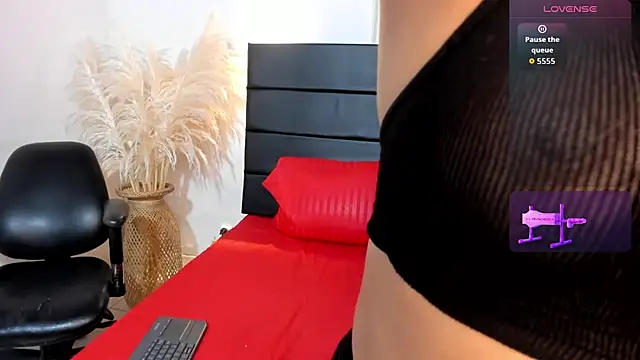 Julieta Coopeer  online show from 09.19.25