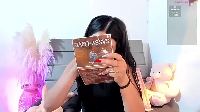 Julieta Coopeer  online show from 03.16.26